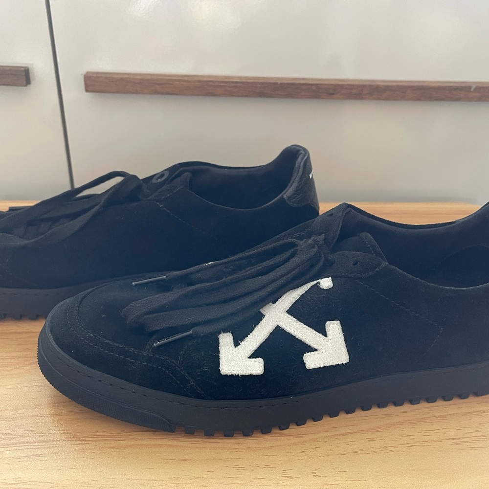 Off-White 2.0 Low Suede Sneakers in black,